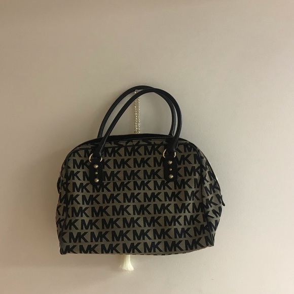 Michael Kors purse - Picture 4 of 6